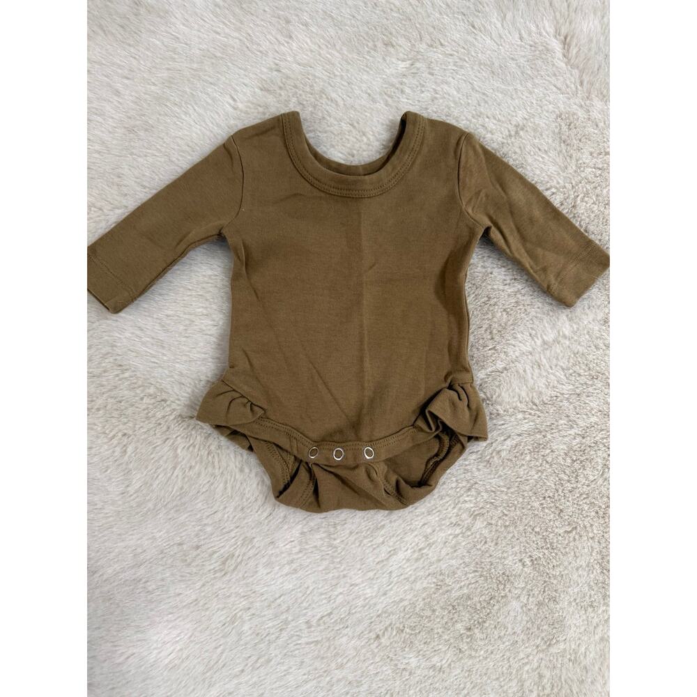 Kate Quinn leopard ruffle leg bodysuit 0-3 Months
